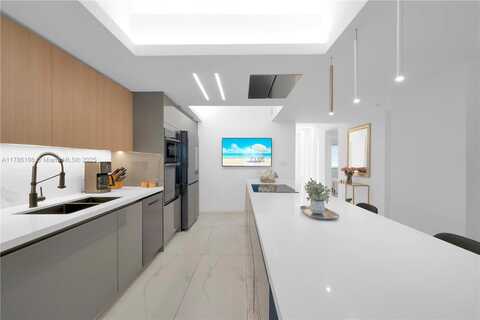 10700 NW 66th St, Doral, FL 33178