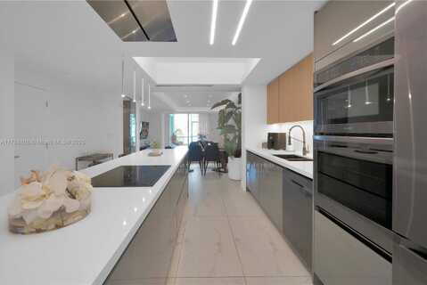 10700 NW 66th St, Doral, FL 33178