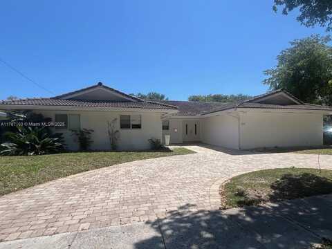 2210 NE 202nd St, Miami, FL 33180