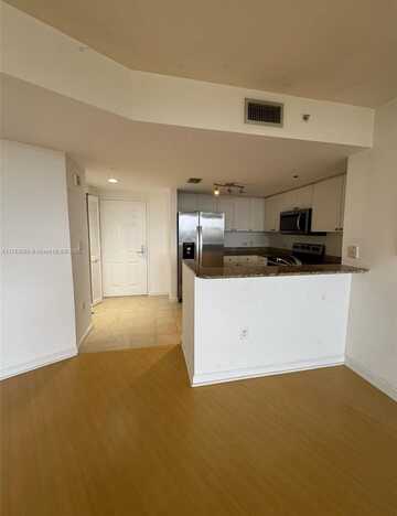 19501 W Country Club Dr, Aventura, FL 33180