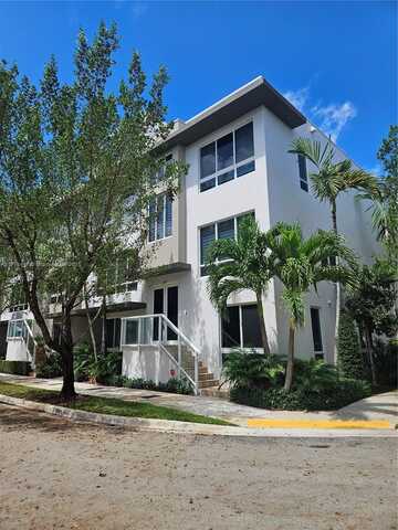 6670 NW 105th Ct, Doral, FL 33178