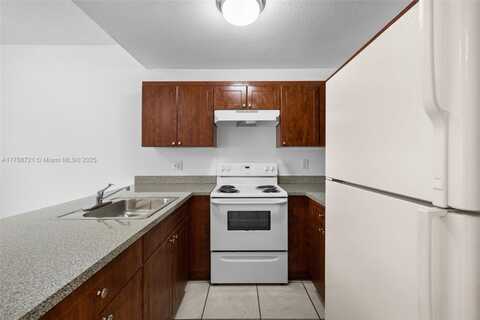 2477 W 78th St, Hialeah, FL 33016