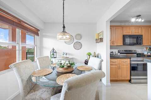 701 SW 141st Ave, Pembroke Pines, FL 33027
