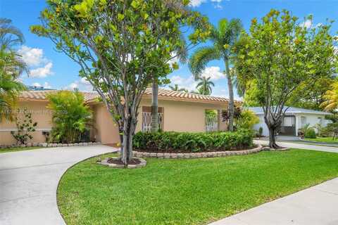 1106 NE 3rd St, Hallandale Beach, FL 33009
