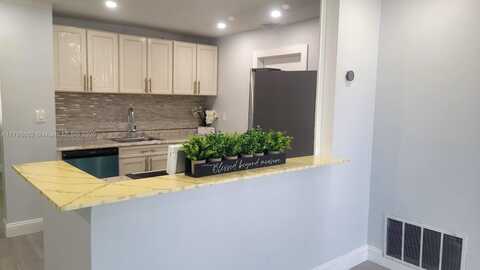 7206 NW 57th Ct, Tamarac, FL 33321