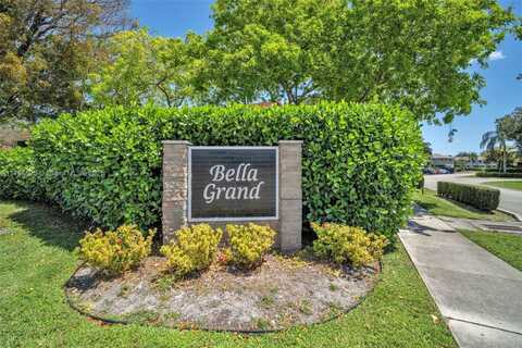 10457 NW 8th St, Pembroke Pines, FL 33026