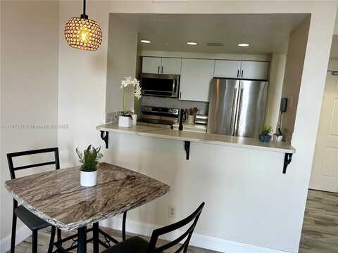 511 Lucerne Ave, Lake Worth, FL 33460