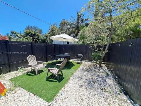 610 NW 111th St, Miami, FL 33168