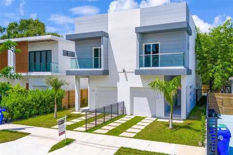 3140/3142 Carter St, Miami, FL 33133