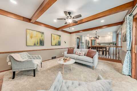 11 Cherrywood Ct, Wind Point, WI 53402