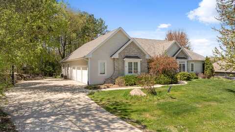 W6250 Apple Ln, Fort Atkinson, WI 53538