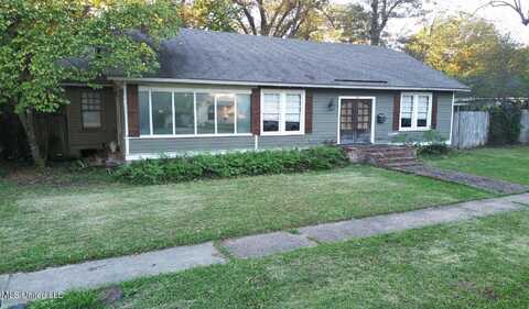 209 N Bolivar Avenue, Cleveland, MS 38732