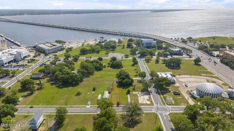 124 N Cedar Street, Biloxi, MS 39530