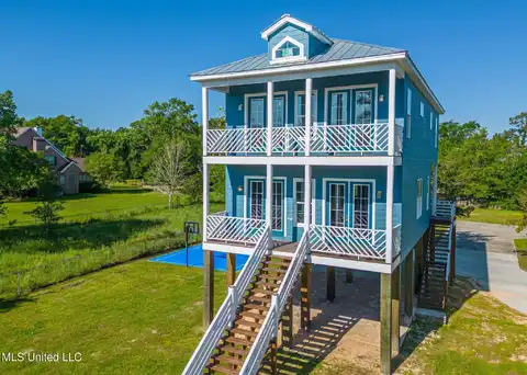 627 W Magnolia Street, Gulfport, MS 39507