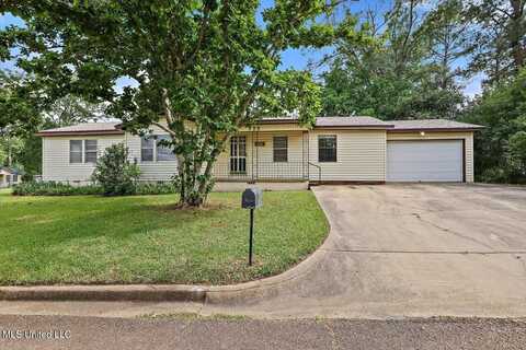 722 SE 1st Street, Magee, MS 39111
