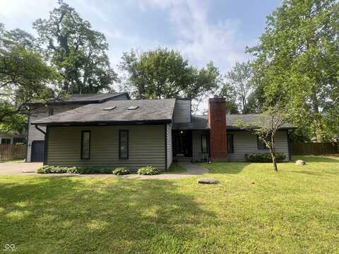 945 Fox Hill Drive, Indianapolis, IN 46228