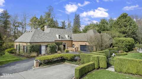 125 Tonnancour, Grosse Pointe Farms, MI 48236