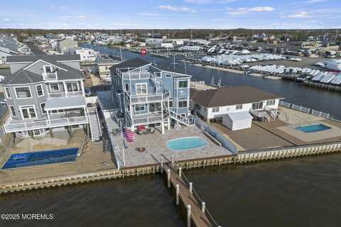 107 Bay Shore Drive, Toms River, NJ 08753