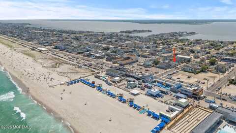 29 Farragut Avenue, Seaside Park, NJ 08752