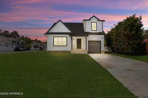 2101 Manchester Street, Toms River, NJ 08757