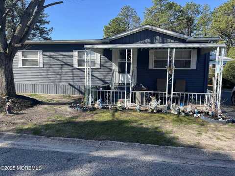 11 Pigeon Court, Whiting, NJ 08759