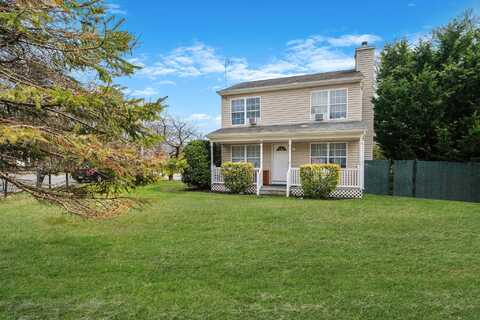 72 Eleanor Avenue, Mastic, NY 11950