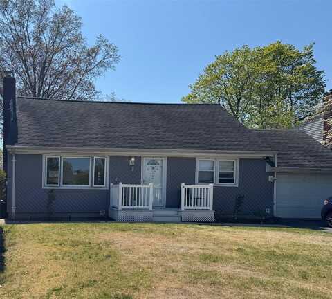 11 Moore Place, Melville, NY 11747