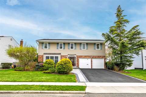 17 Carol Street, Plainview, NY 11803