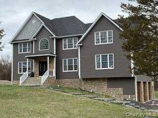 45 Manor Drive W, Poughkeepsie, NY 12603