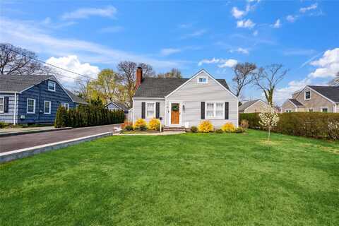 63 Everett Street, Patchogue, NY 11772
