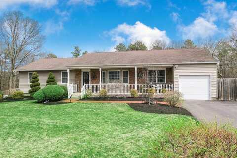 9 W Woodside Court, Patchogue, NY 11772
