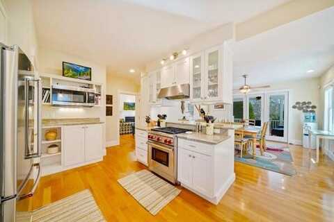 174 Tashmoo Avenue, Vineyard Haven, MA 02568