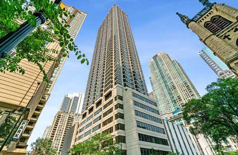 30 E HURON Street, Chicago, IL 60611