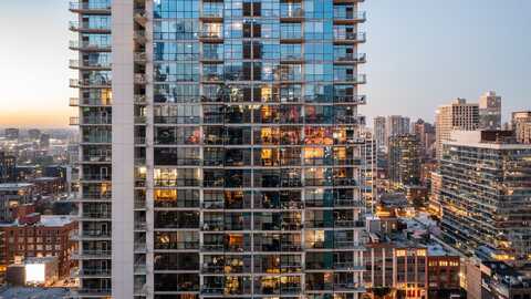 303 W OHIO Street, Chicago, IL 60654