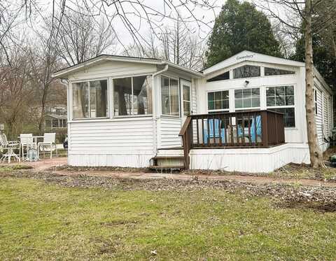 1009 Bay Road, McHenry, IL 60051