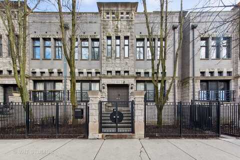 123 W Oak Street, Chicago, IL 60610