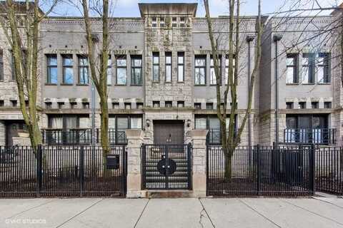 123 W Oak Street, Chicago, IL 60610