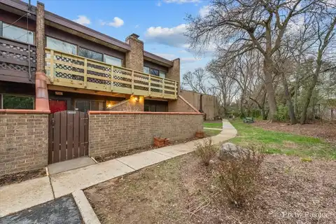 712 Kenneth Circle, Elgin, IL 60120