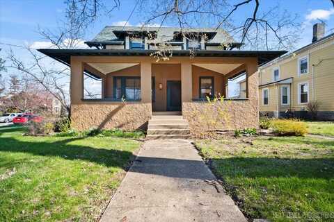 523 W Downer Place, Aurora, IL 60506