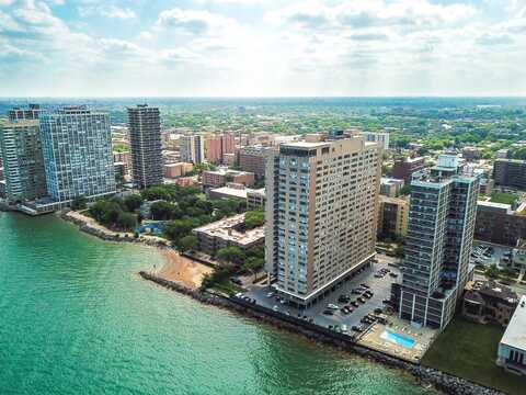 6301 N Sheridan Road, Chicago, IL 60660