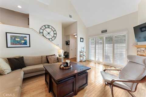 15175 Magnolia Boulevard, Sherman Oaks, CA 91403