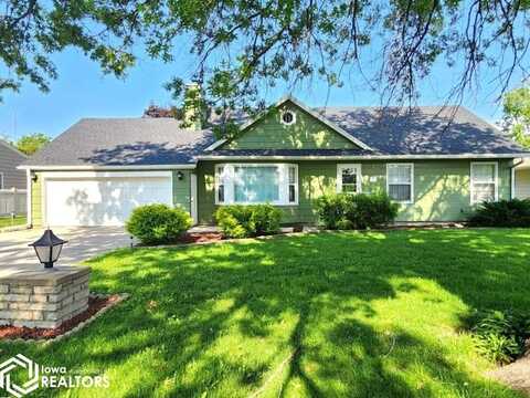 251 Parkridge Drive, Mason City, IA 50401