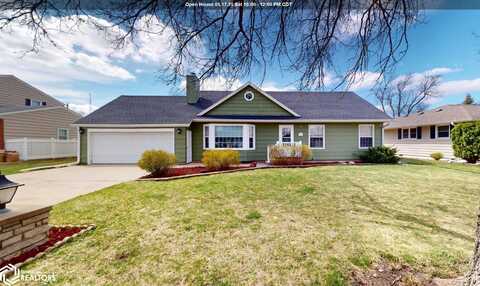 251 Parkridge Drive, Mason City, IA 50401