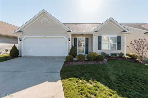 122 Breckenridge Oval, Elyria, OH 44035