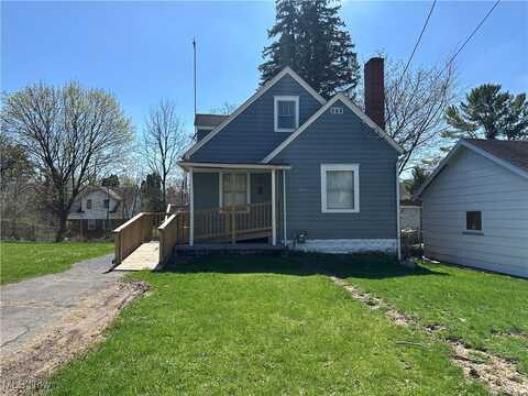 645 W Ravenwood Avenue, Youngstown, OH 44511