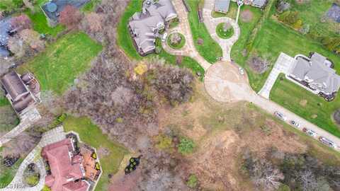 Carlton Court unit: Sl 3, Pepper Pike, OH 44124
