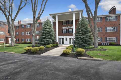 2885 Pease Drive, Rocky River, OH 44116