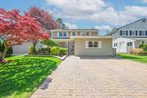 11 Schooner Lane, Port Washington, NY 11050