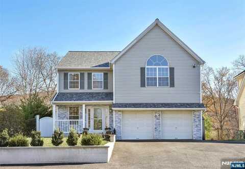 40 Lenape Road, Ringwood, NJ 07456