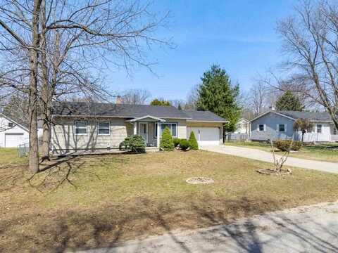 505 W Hurlbut Ave, Charlevoix, MI 49720